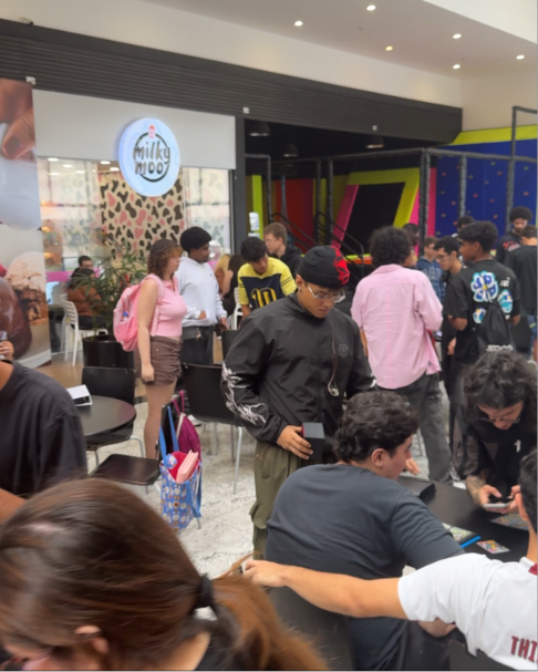 Comunidade MariCard reunida em encontro presencial
